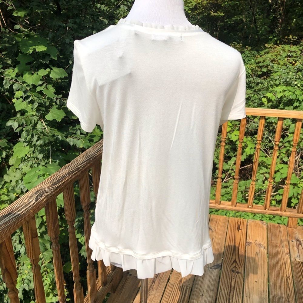Marled White Top with Ruffled Neck and Bottom Size Small New With Tags - Picture 2 of 11